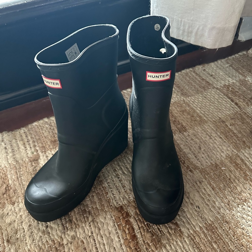 Hunter wedge rain boots